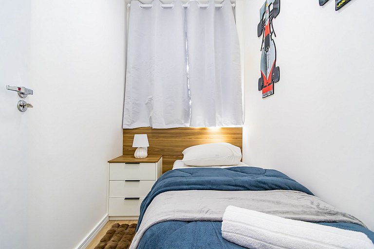 Apartamento de 2q em Prédio com Piscina - IBI0701