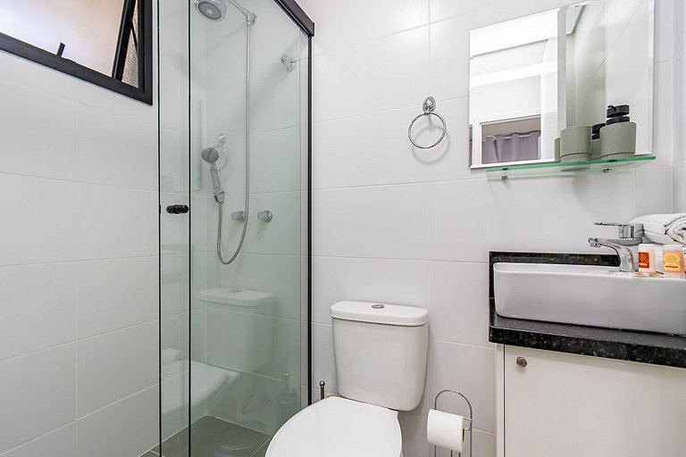 Apartamento de 2q em Prédio com Piscina - IBI0701