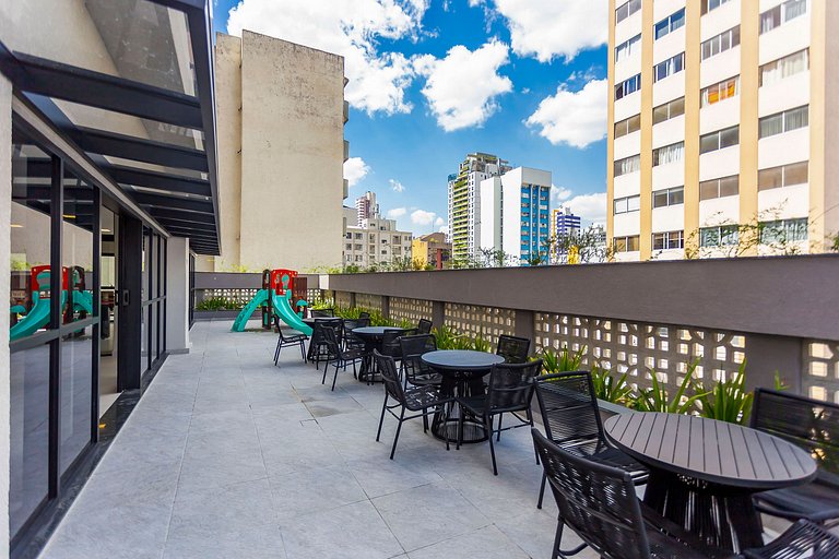 Apartamento de 2q em Prédio com Piscina - IBI0701