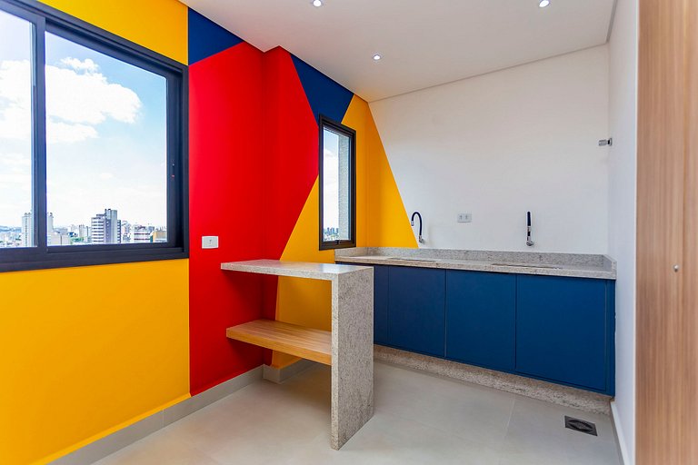 Apartamento de 2q em Prédio com Piscina - IBI0701