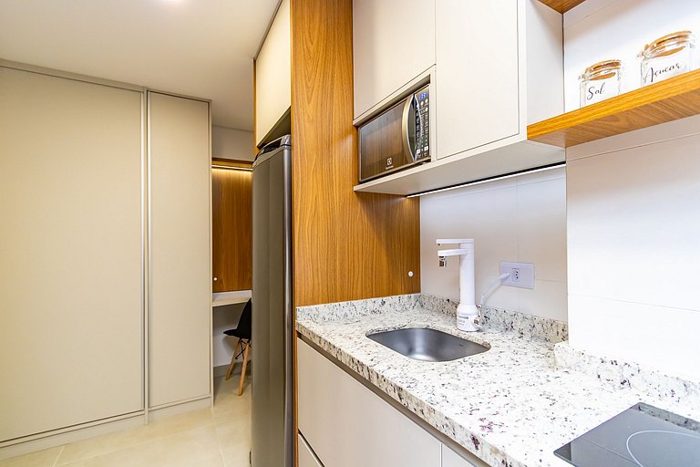 Studio Completo ao Lado da PUC - CAP109