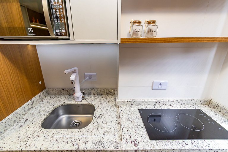 Studio Completo ao Lado da PUC - CAP109