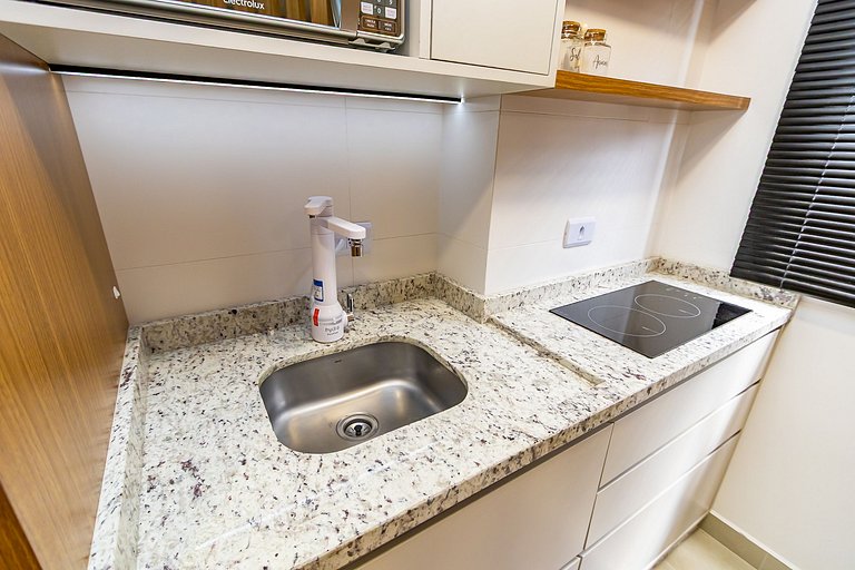 Studio Completo ao Lado da PUC - CAP109