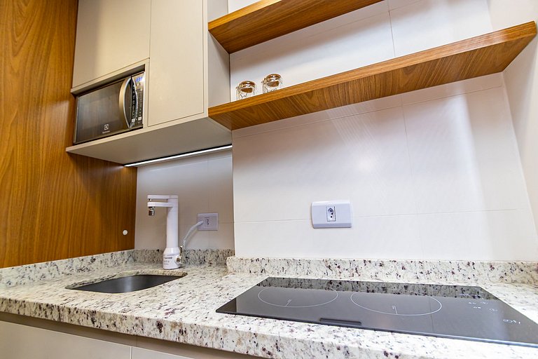 Studio Completo ao Lado da PUC - CAP109