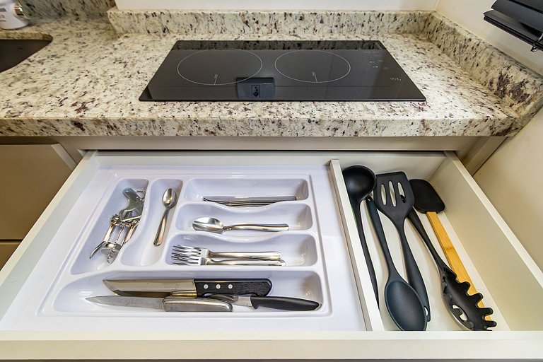 Studio Completo ao Lado da PUC - CAP109