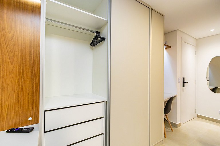 Studio Completo ao Lado da PUC - CAP109