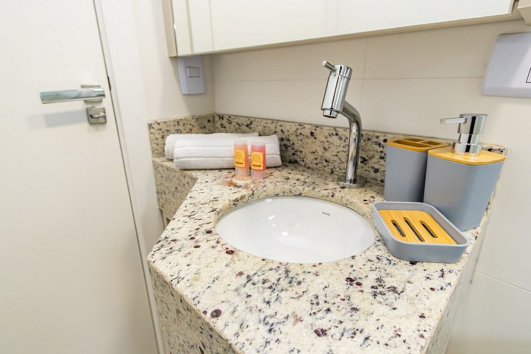 Studio Completo ao Lado da PUC - CAP109