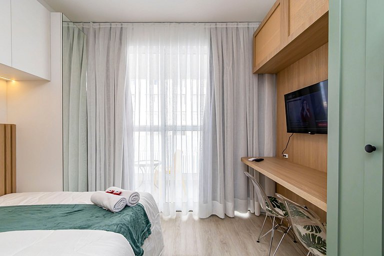 Studio Super Completo Com Sacada no Centro-MAN0410