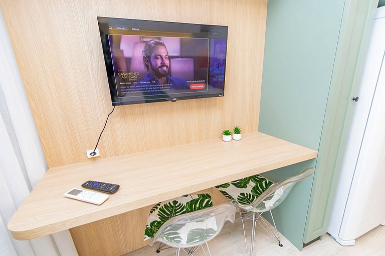 Studio Super Completo Com Sacada no Centro-MAN0410