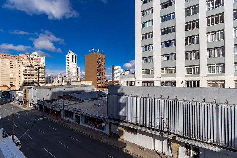 Studio Super Completo Com Sacada no Centro-MAN0410