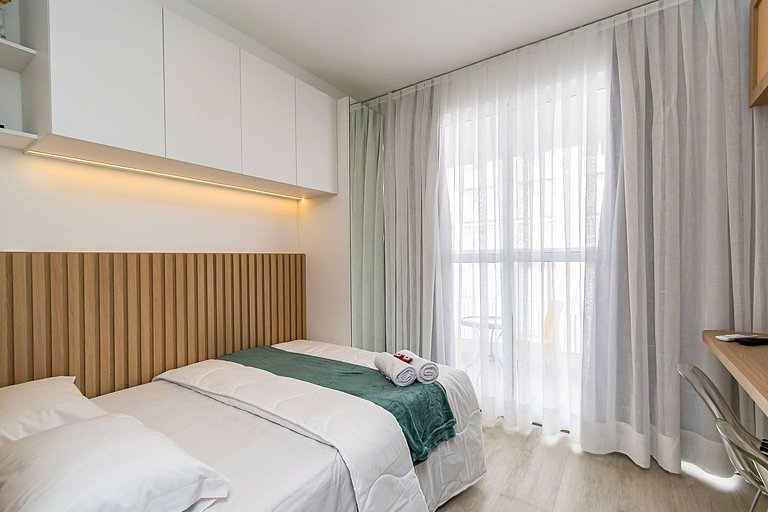 Studio Super Completo Com Sacada no Centro-MAN0410