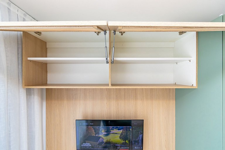 Studio Super Completo Com Sacada no Centro-MAN0410