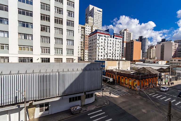 Studio Super Completo Com Sacada no Centro-MAN0410