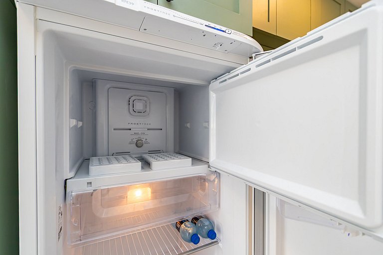 Studio Super Completo Com Sacada no Centro-MAN0410