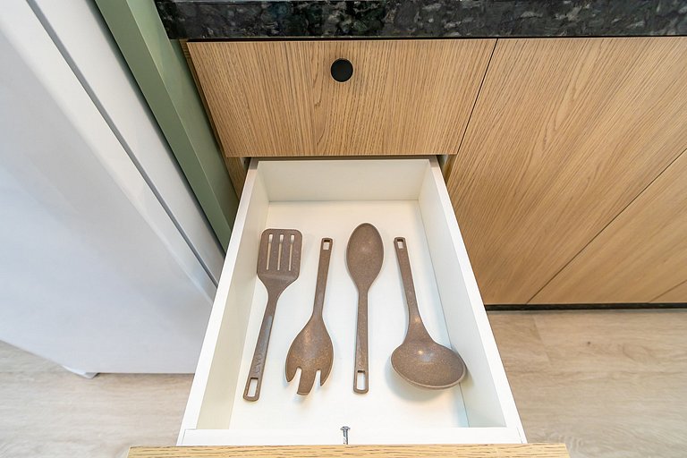 Studio Super Completo Com Sacada no Centro-MAN0410