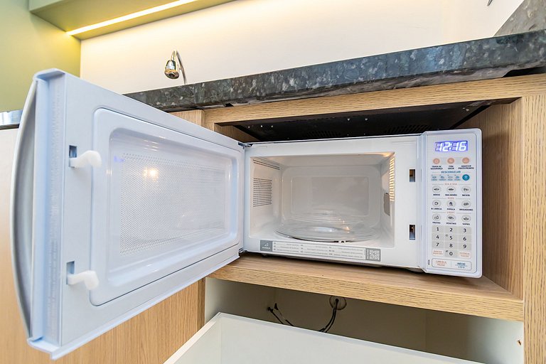 Studio Super Completo Com Sacada no Centro-MAN0410