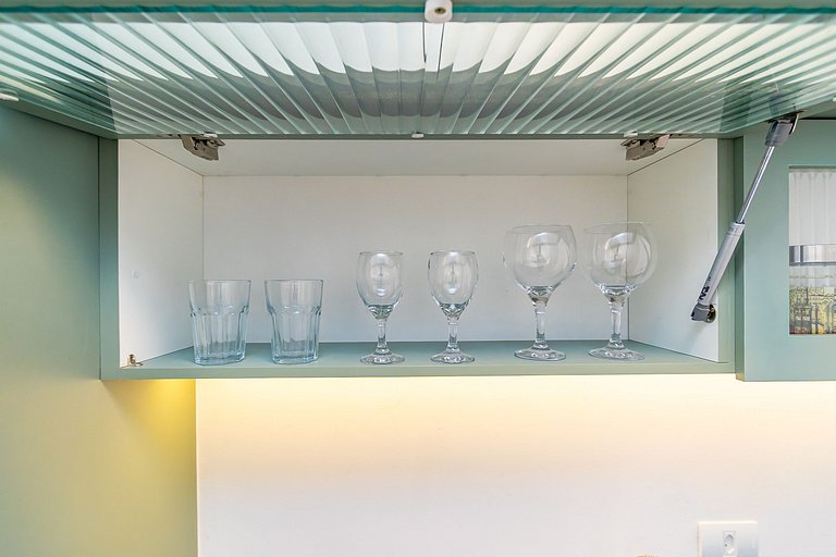 Studio Super Completo Com Sacada no Centro-MAN0410