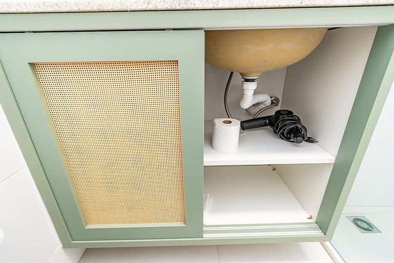 Studio Super Completo Com Sacada no Centro-MAN0410