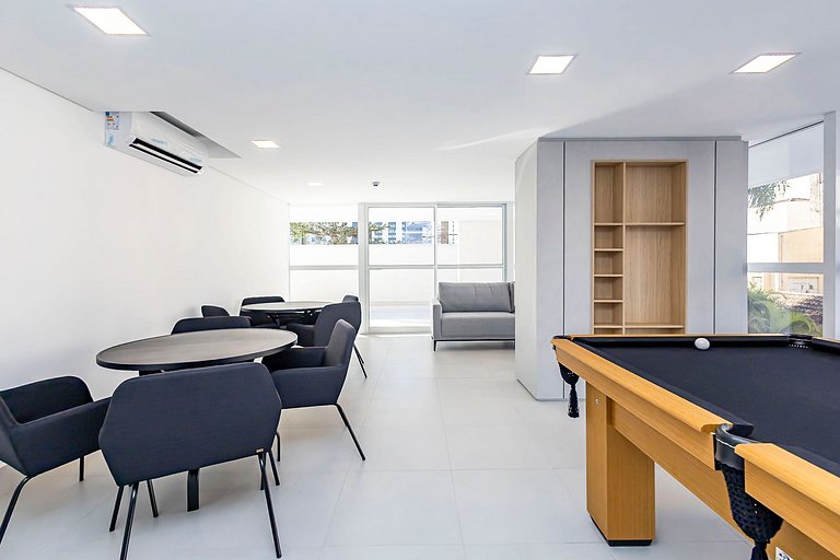 Studio Super Completo Com Sacada no Centro-MAN0410