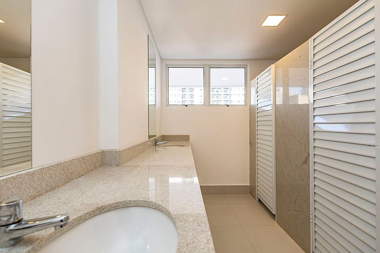 Studio Super Completo Com Sacada no Centro-MAN0410