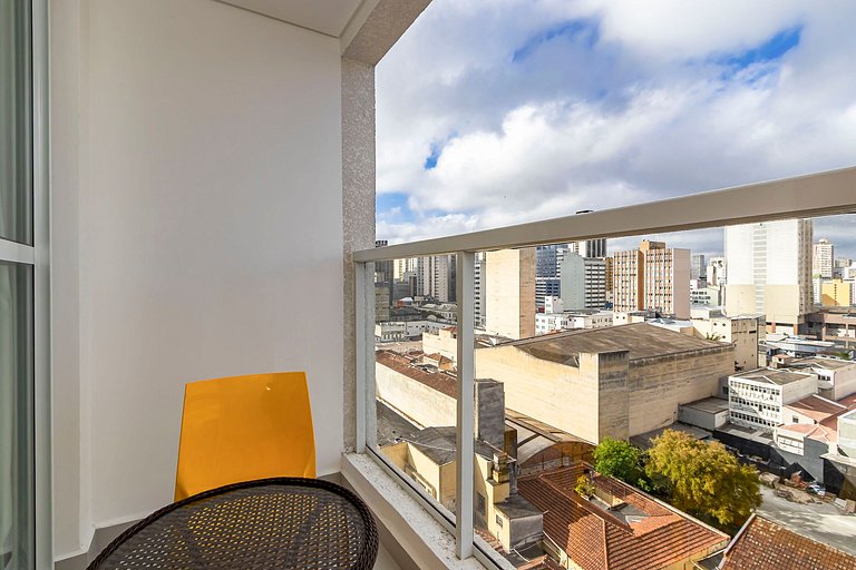 Studio Super Completo Com Sacada no Centro-MAN1005