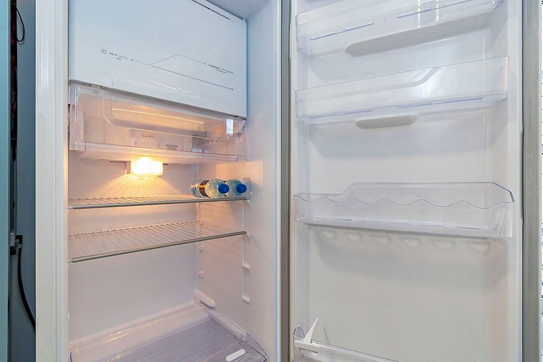 Studio Super Completo Com Sacada no Centro-MAN1005