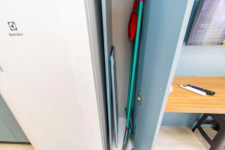 Studio Super Completo Com Sacada no Centro-MAN1005