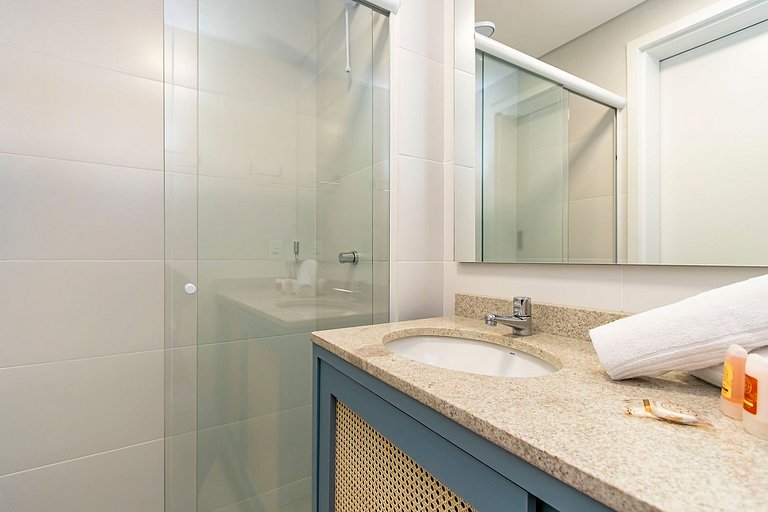 Studio Super Completo Com Sacada no Centro-MAN1005