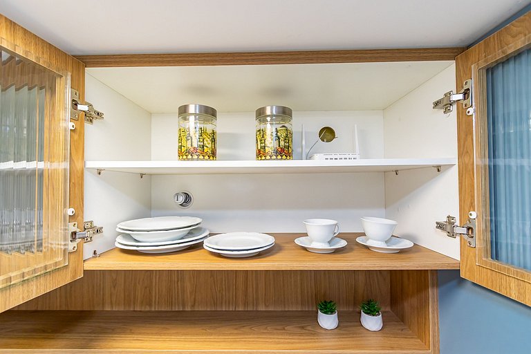 Studio Super Completo Com Sacada no Centro-MAN1005