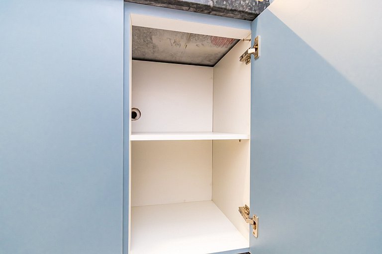 Studio Super Completo Com Sacada no Centro-MAN1005