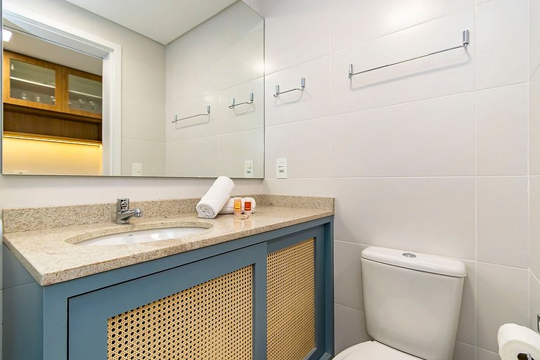 Studio Super Completo Com Sacada no Centro-MAN1005