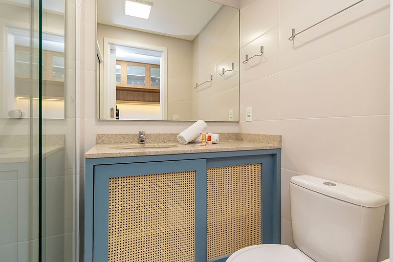 Studio Super Completo Com Sacada no Centro-MAN1005