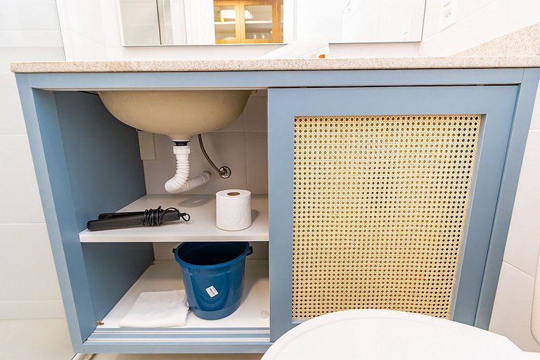 Studio Super Completo Com Sacada no Centro-MAN1005