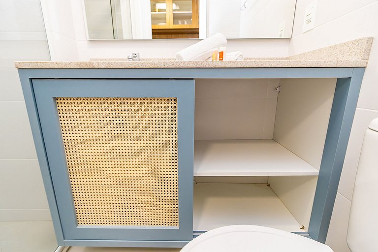 Studio Super Completo Com Sacada no Centro-MAN1005