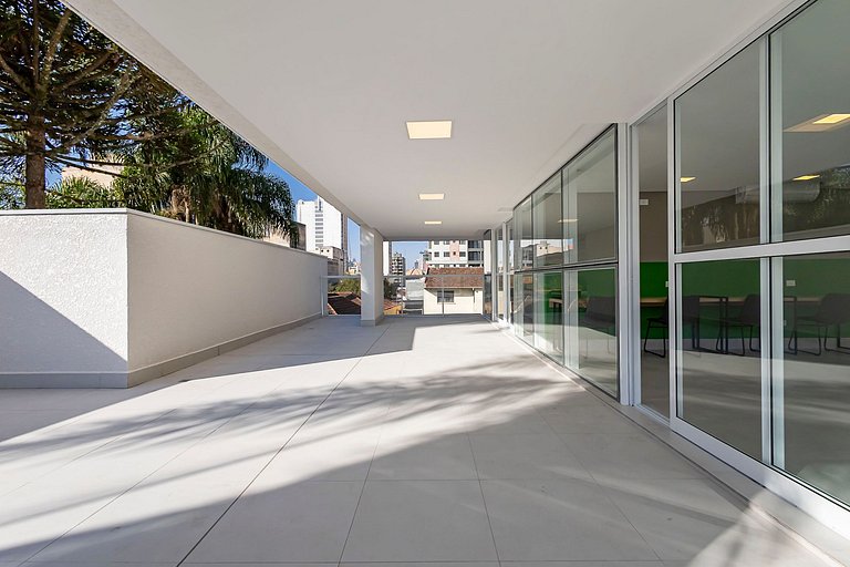 Studio Super Completo Com Sacada no Centro-MAN1005