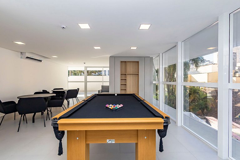 Studio Super Completo Com Sacada no Centro-MAN1005