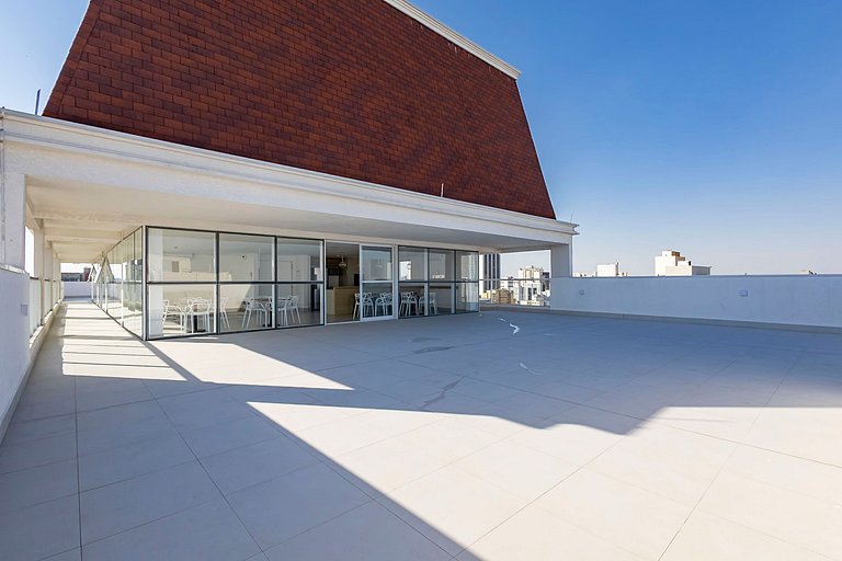 Studio Super Completo Com Sacada no Centro-MAN1005