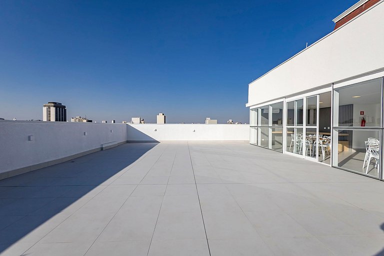 Studio Super Completo Com Sacada no Centro-MAN1005