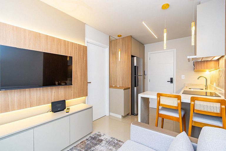 Apartamento Refinado c/ Vaga de Garagem - MUV1313