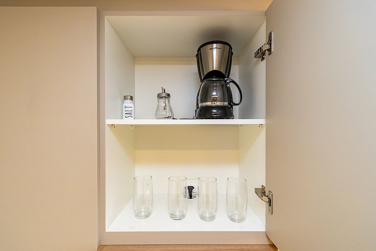 Apartamento Refinado c/ Vaga de Garagem - MUV1313