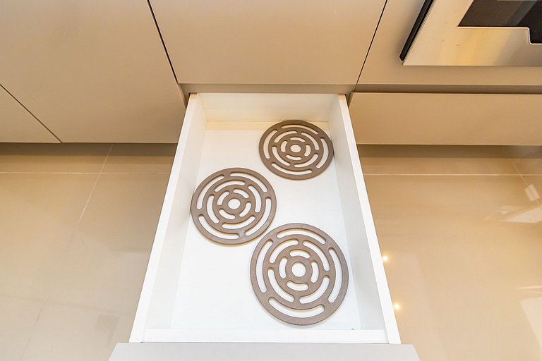 Apartamento Refinado c/ Vaga de Garagem - MUV1313