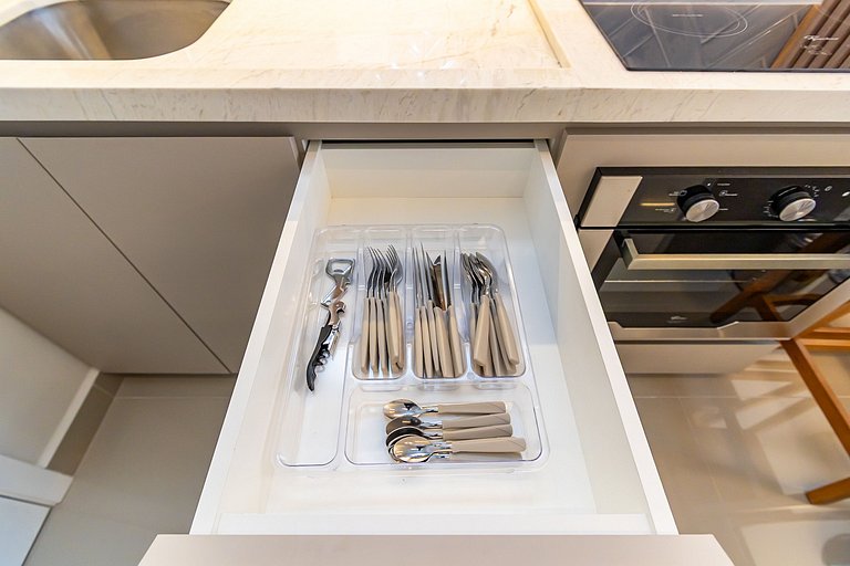 Apartamento Refinado c/ Vaga de Garagem - MUV1313