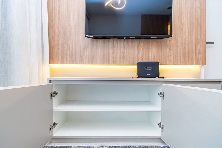 Apartamento Refinado c/ Vaga de Garagem - MUV1313