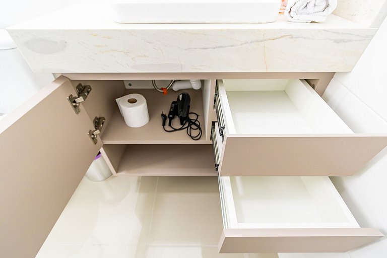 Apartamento Refinado c/ Vaga de Garagem - MUV1313