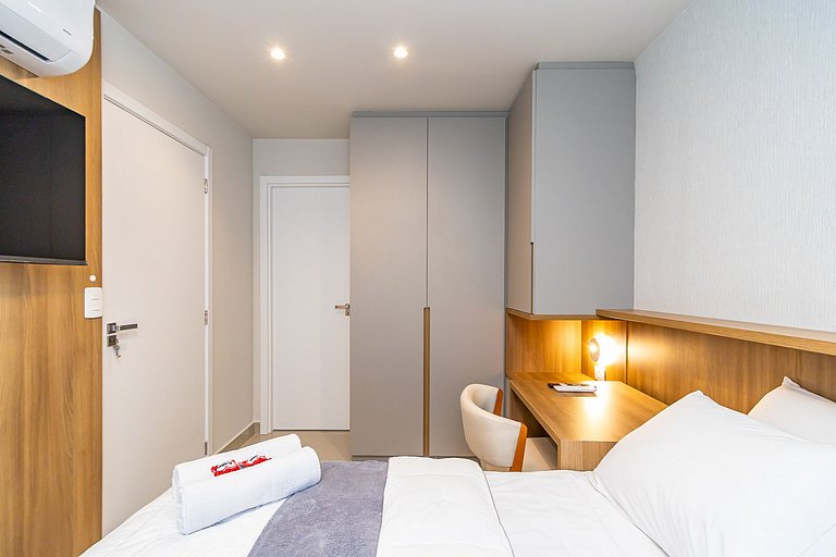 Apto de 1q Completíssimo com Garagem - MUV1603