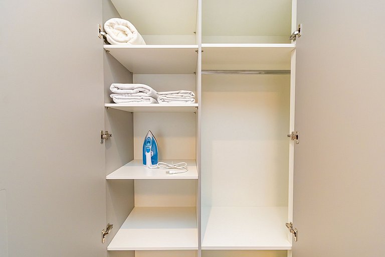 Apto de 1q Completíssimo com Garagem - MUV1603