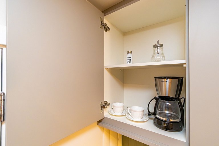 Apto de 1q Completíssimo com Garagem - MUV1603