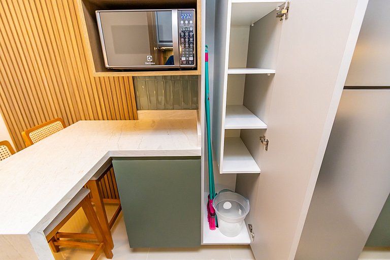 Apto de 1q Completíssimo com Garagem - MUV1603