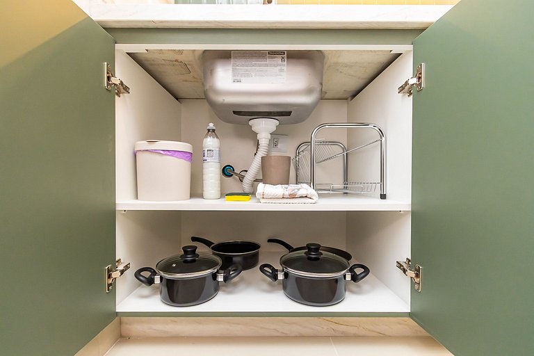 Apto de 1q Completíssimo com Garagem - MUV1603