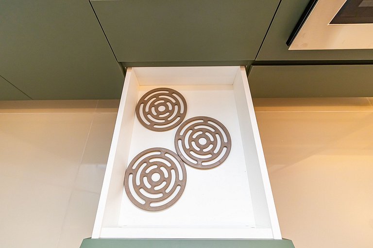 Apto de 1q Completíssimo com Garagem - MUV1603